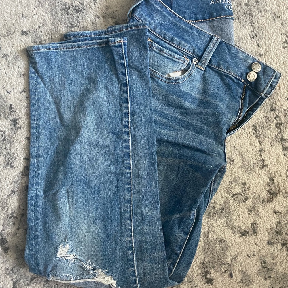 American Eagle Artist Crop Jeans. Size 10 Long. Cuff capris if desired.